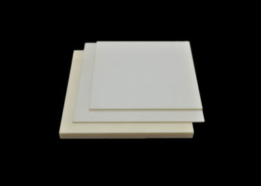 أبيض اللون 95٪ Al2O3 Alumina Ceramic Substrate درجة حرارة عالية التكلس