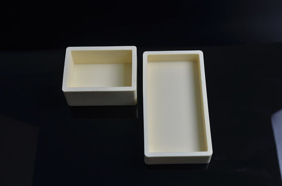 Alumina Ceramic tray Featuring Thermal Conductivity 25-35 W mK Designed for High Temperature Environments