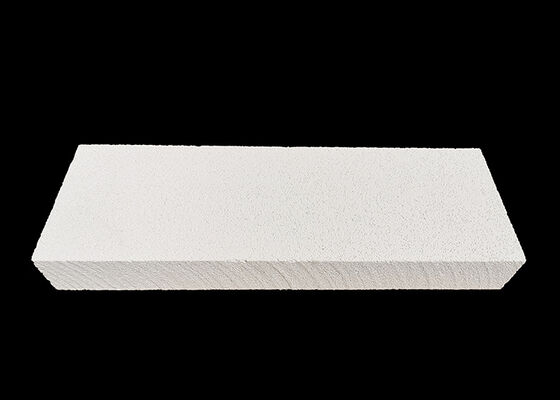 الكثافة الكبيرة من 0.6 إلى 1 غرام لكل سنتيمتر مكعب الطوب الحارق المقاوم للنيران الذي يقدم مقاومة عالية لدرجات الحرارة بشكل استثنائي للعمل الثقيل