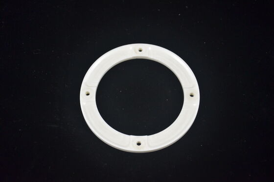 مقاومة التآكل أكسيد السيراميك الزركونيوم الذي يحتوي على 47 بالمائة شفاف مصمم للأجزاء والعمل الهندسي الشاقة