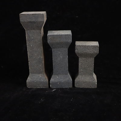 كربيد السيليكون المرافق الكهربائية 2.75g / cm3 الكثافة وقوة كسارة الباردة للتطبيقات الثقيلة