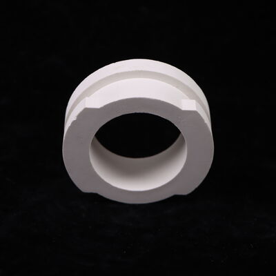 قوة ميكانيكية 200 إلى 300 ميجا باسكال سيراميك موليت عالي الحرارة التركيب الكيميائي 3Al2O3 2SiO2 مثالي للتطبيقات الصناعية