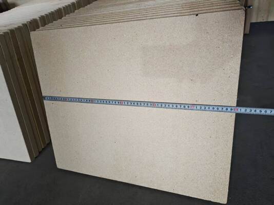 رفوف أفران كورديريت غير مشمعة سمك 10-30 مم معامل التوسع الحراري 2.2 × 10-6 لكل درجة مئوية مصممة للأفران القوية