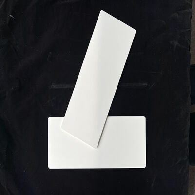 الموصلات الحرارية 25 إلى 35 واط لكل ميكروكيل مواد السيراميكية الألومينية المصممة للعزل الكهربائي والإدارة الحرارية